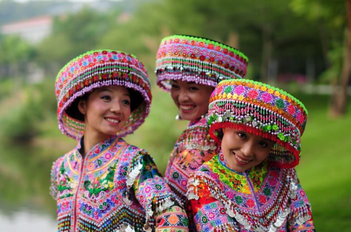 5.1摄影作品《苗家姊妹花》获三等奖。。。。。。贺英毅 摄-13607887212700.JPG