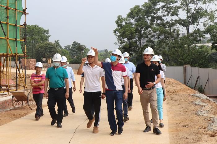 4.2检查指导现场。。。。。。 杨俊峰 摄700.jpg