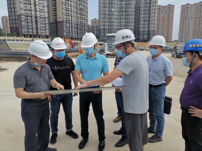 2.1调研现场。。。。。。潘治昆 摄700.jpg