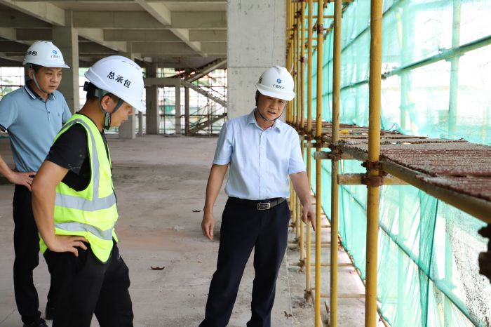 检查现场。。侯健杰 摄 (2).jpg