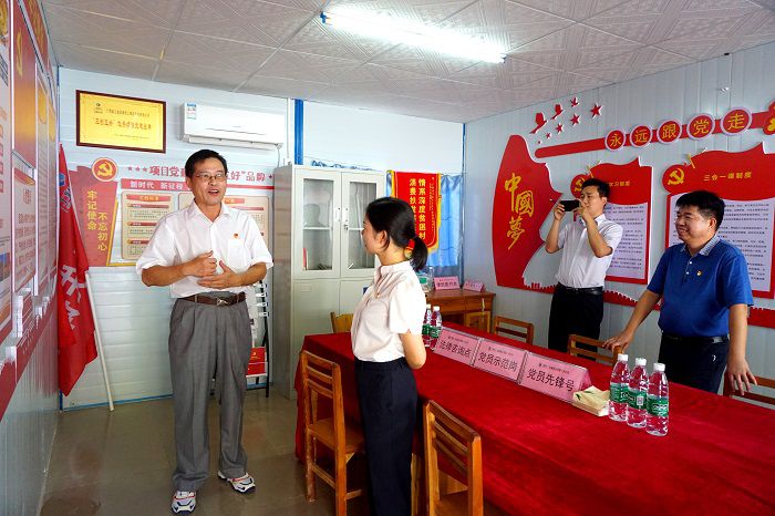 （备。。。。。┥蟛榈持Р炕疃。。。。。谢微旋 摄.JPG