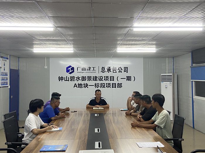 座谈会现场。。。韦秀丽 摄.jpg