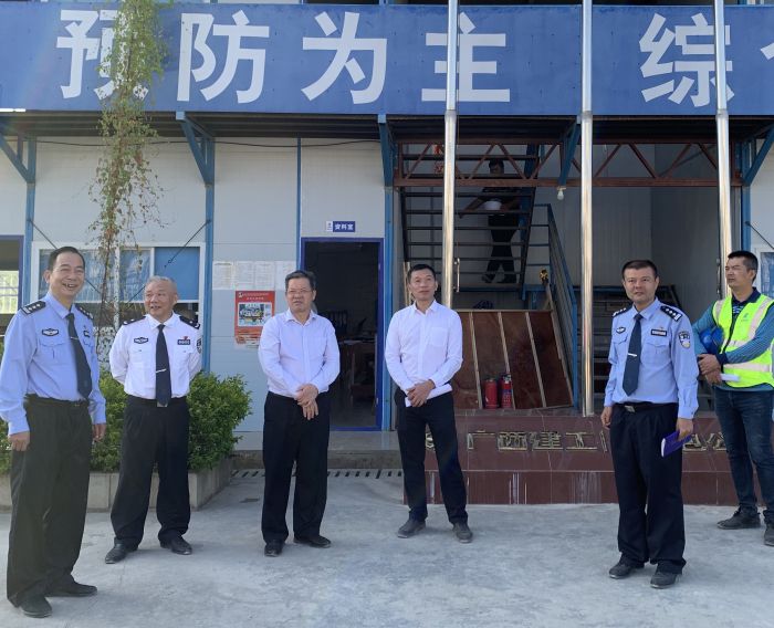 60调研现场。。。。 王妤瑶 摄.jpg