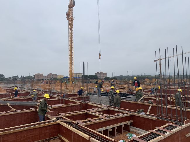 院系5#楼基础梁施工现。。。。。。ㄐ尥迹.jpg