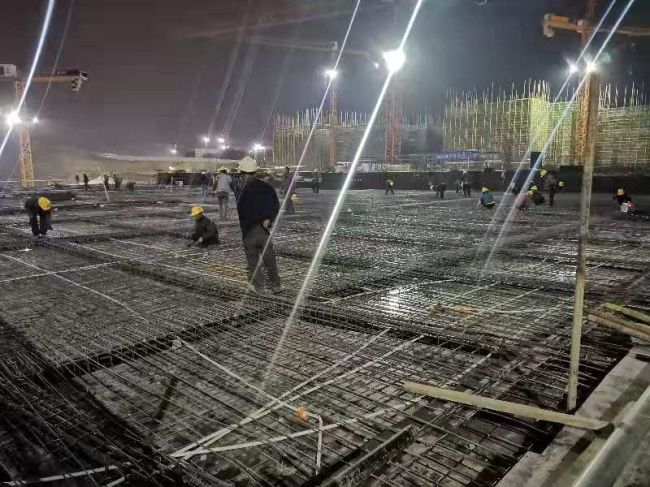 9  贯彻落实“5+2” “白+黑”。。罗凯 摄.jpg