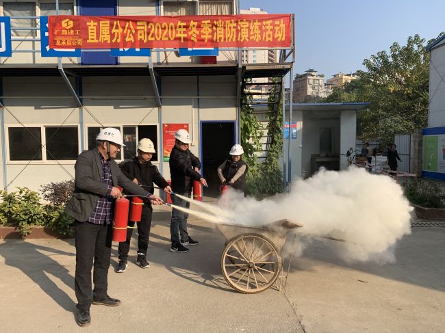 演练现场。；；；；；畦￡ 摄.jpg