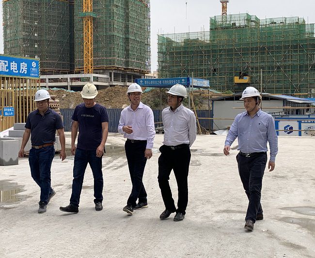 检查现场。。。。。 顾家辉 摄（修图）.jpg