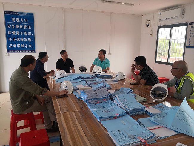 聚会现场。。。。。 杨海 摄（修图）.jpg