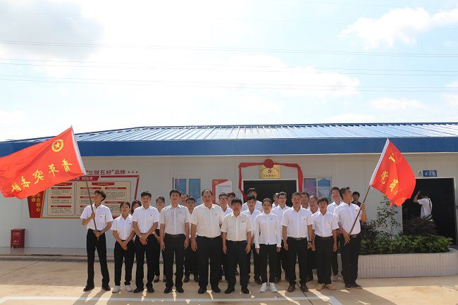 合影留念。。。。。张钊林 摄（修图）.jpg