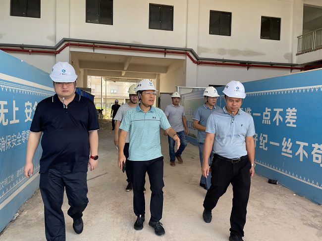 检查现场。。。。。。刘博群 摄（修图）.jpg