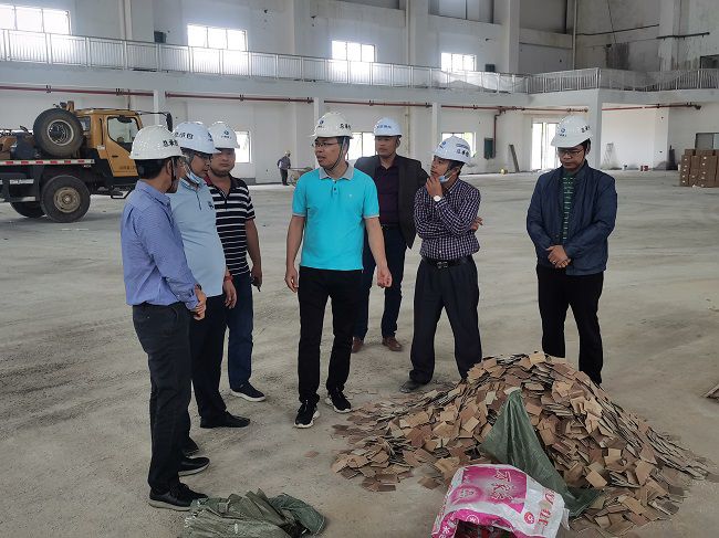 现场指导事情。。。梁宏宇 摄（修图）.jpg