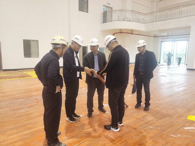 现场指导事情。。。。。。刘博群 摄（修图） (2).jpg