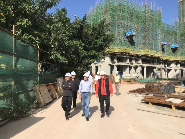 检查工地现场。。。。。；；；；；；莆氖 摄（修图）.jpg