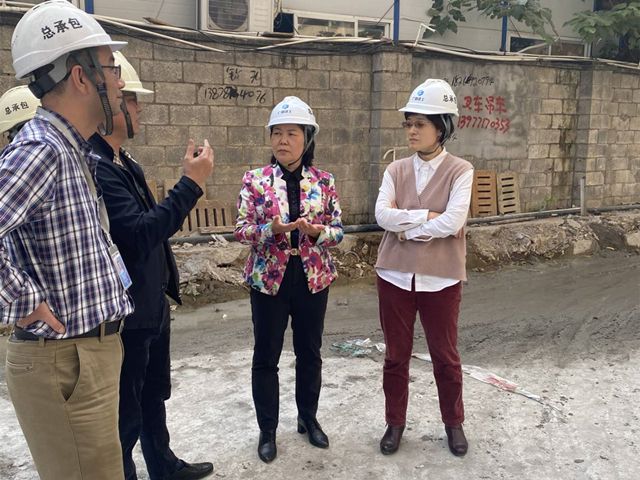骆春燕在项目检查指导。。。商秋劲 摄（修图).jpg