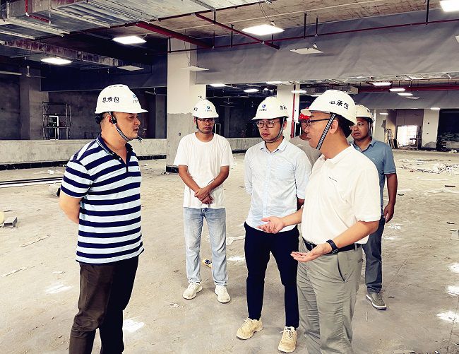 （修图）深入现场审查。。。。。容芝雅 摄.jpg