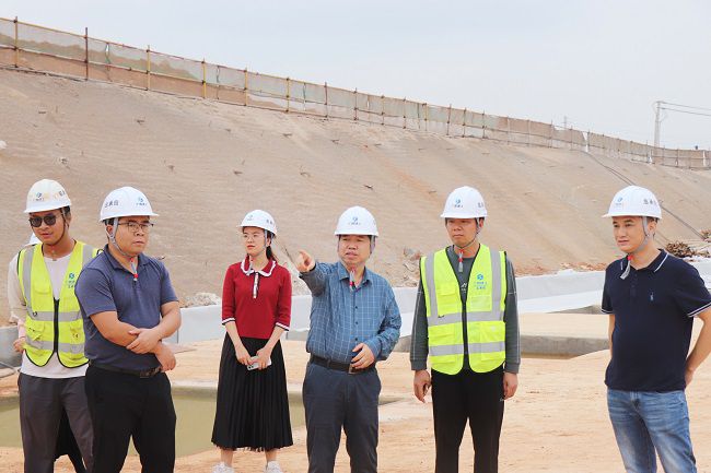 岑廷义深入现场视察施工历程。。。。。周煜川 摄（修图）.jpg