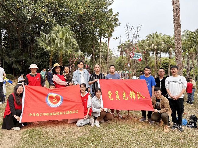 与主理方合影留念。。。。。。周煜川 摄（修图）1.jpg