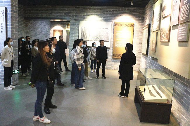 旅行现场。。。。张钊林 摄（修图） (2).jpg