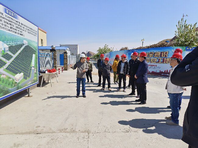 听取项目汇报。。。。。关惠琳 摄（修图）0.jpg