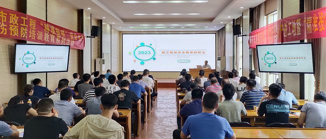 认真听课。。；；；；；；票ι 摄（修图）.jpg