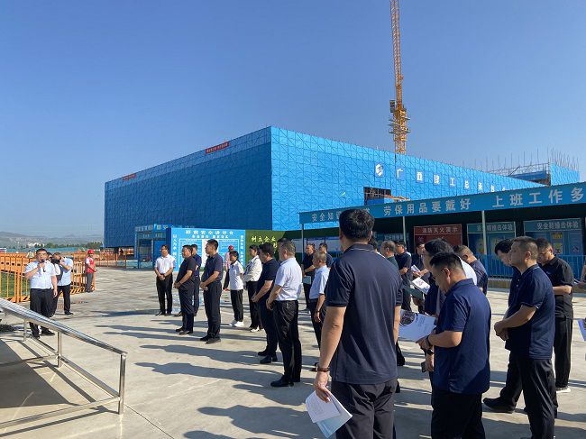 检查现场。。。潘扬 摄（修图）.jpg