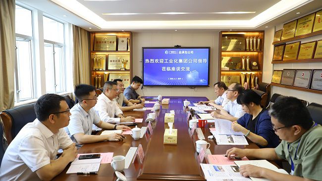 聚会现场 修图.jpg